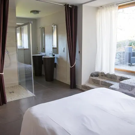 Aux Caprices D'aubrac Couette-café Laguiole