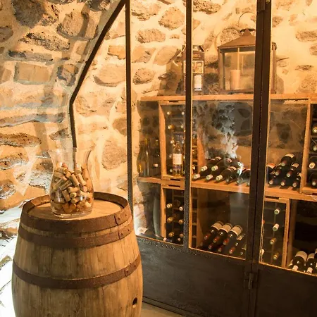 Oda ve Kahvaltı Aux Caprices D'aubrac Laguiole